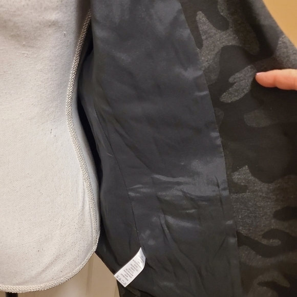 G.I.L.I Black & Gray Camo Print Ponte Knit Blazer Lined Size 10 - Picture 8 of 12